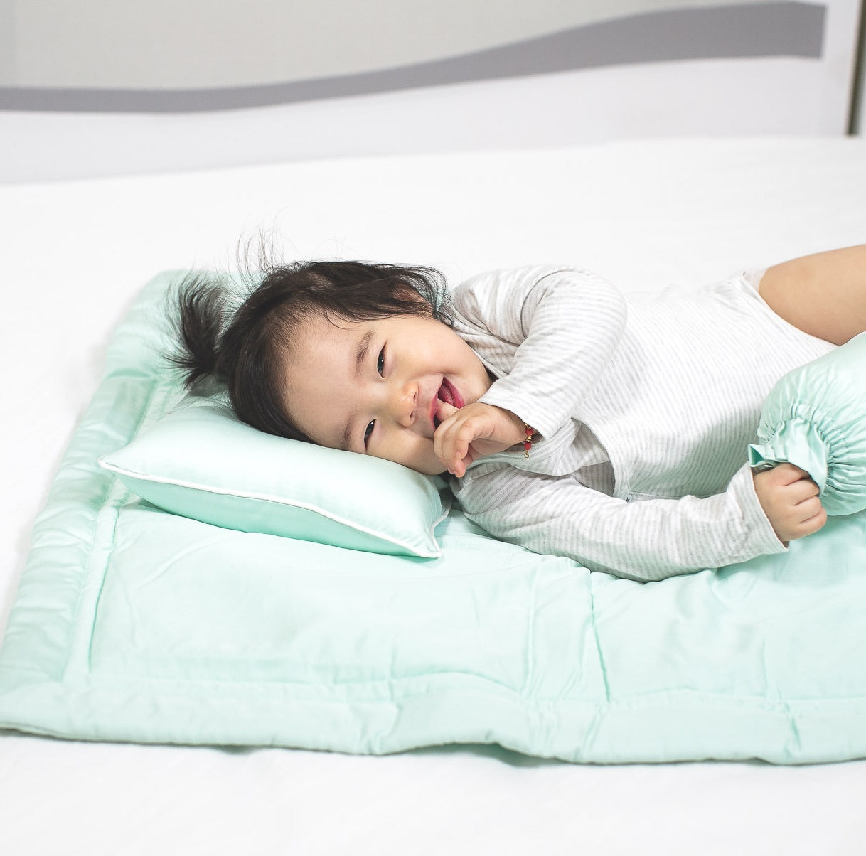 Ava & Ava - 100% Organic Bamboo Lyocell 4pc Baby Comforter Set (6938986872866)