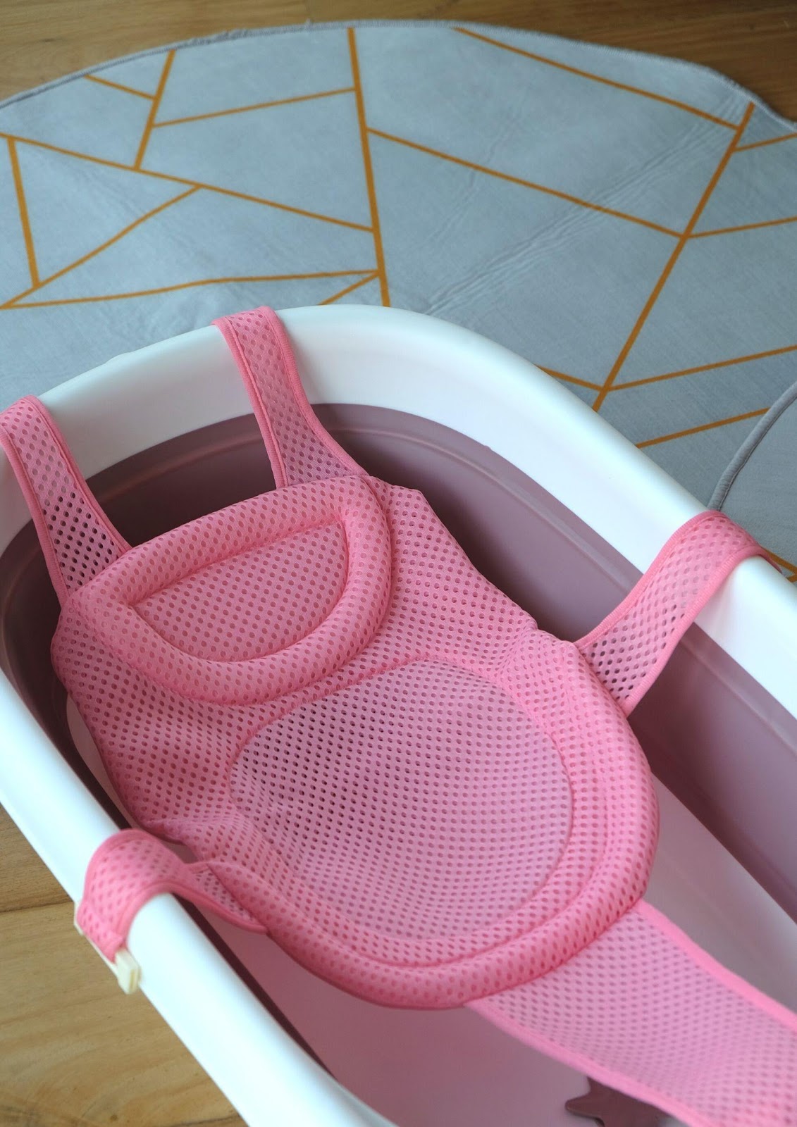 Nuborn - Fold-A-Tub with Bath Support Net (4816449896482)