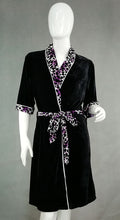 Load image into Gallery viewer, SleepyHead - Henley Velvet Kimono Robe (4549470126114)
