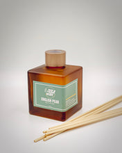 Load image into Gallery viewer, Soapsuds and Bud Naturals - Reed Diffuser (6546280775714)
