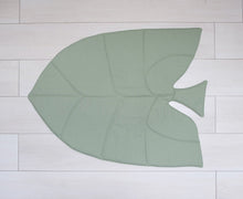 Load image into Gallery viewer, Fun Nest - Linen Gabi Leaf Mat (6552223809570)
