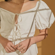 Load image into Gallery viewer, Milk Easy x Vania Romoff Blouse in White (7165720297506)
